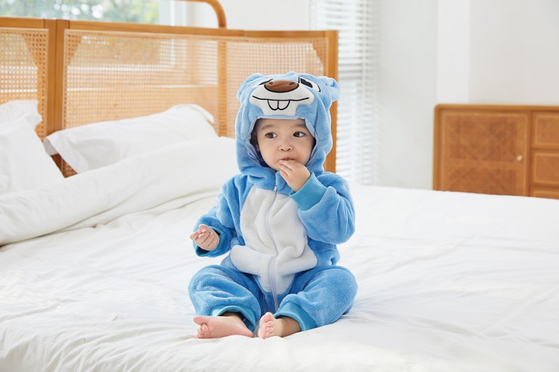 Pijama kigurumi pentru bebelusi tip salopeta din material moale si pufos CLD160-441