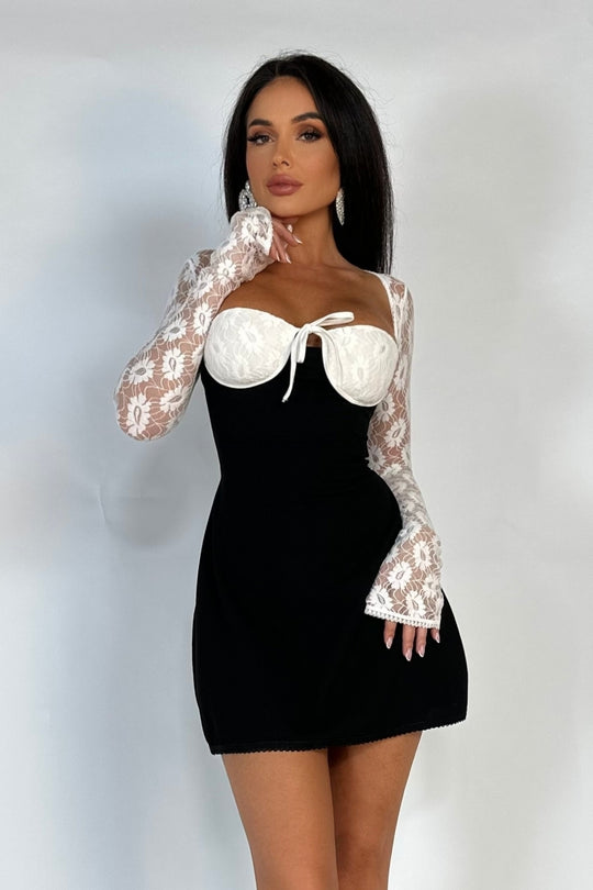Rochie scurta, alb cu negru, model  casual/elegant accesorizata cu dantela J786-1122