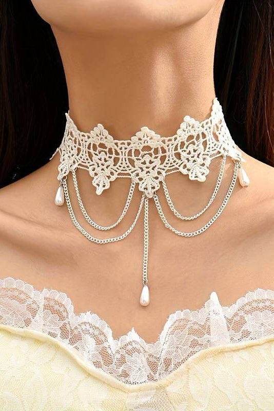 AC266-2 Accesoriu gat tip chocker din broderie alba accesorizat cu perle sintetice si lanturi metalice