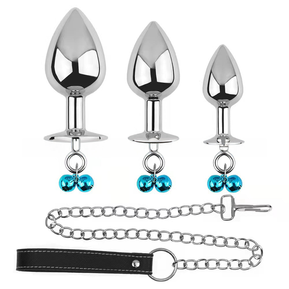 Set 3 piese dopuri anale din metal inoxidabil cu piatra "diamond glow" si clopotei + lesa, Inox+Albastru TOY414B-6464