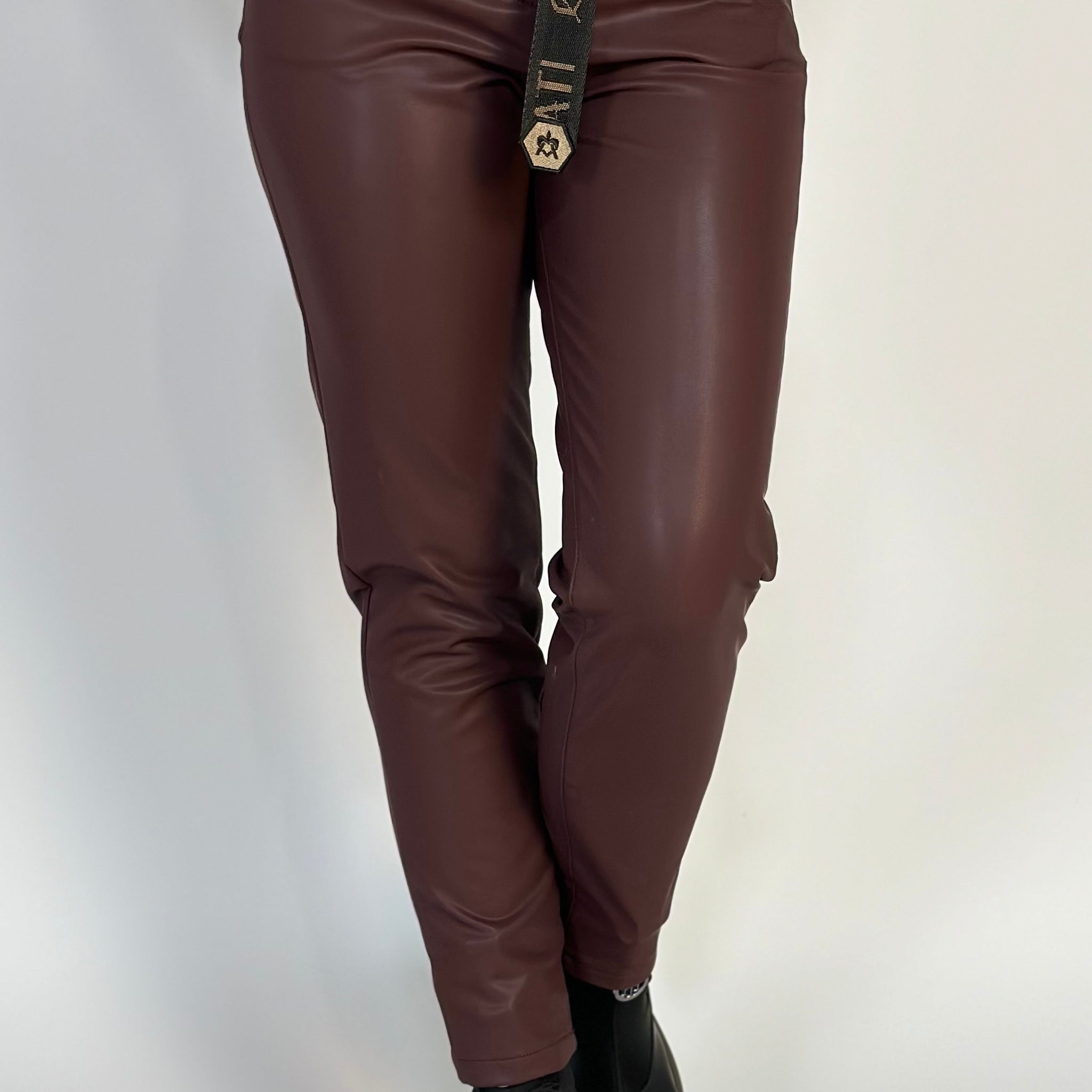 Pantaloni fashion cu talie inalta, din piele ecologica V640-10