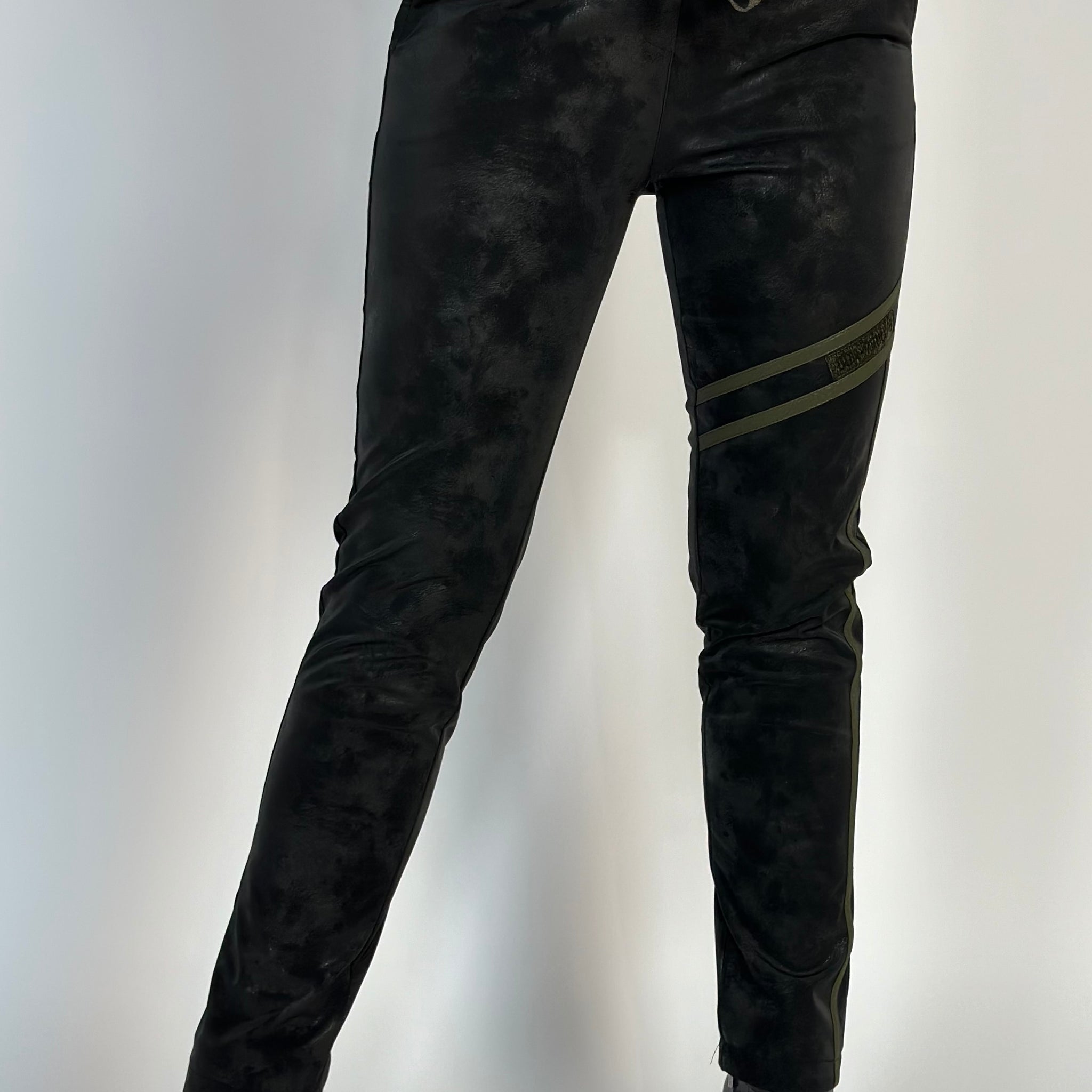 Pantaloni lungi casual din imitatie de piele V642-100