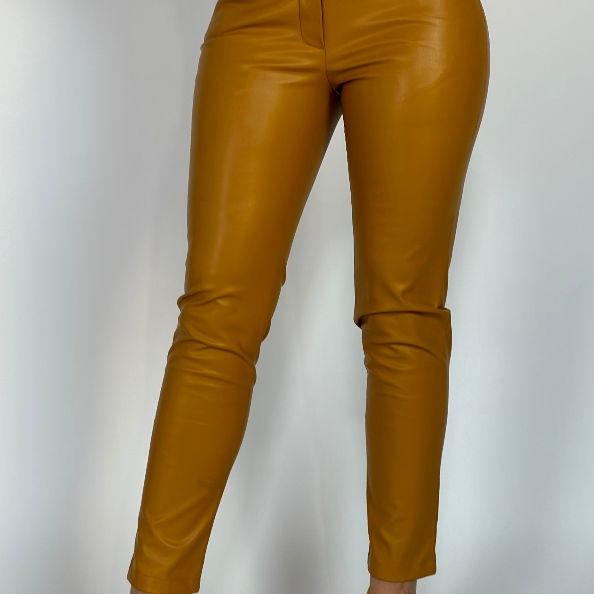 Pantaloni fashion cu talie inalta model skinny din piele ecologica V649-16