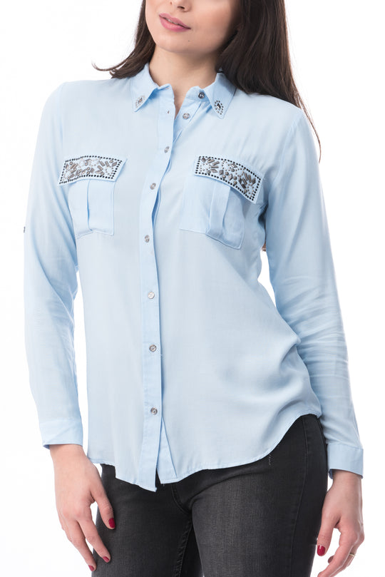 Camasa sky blue cu maneci lungi si buzunare cu aplicatii in dreptul pieptului B575-48