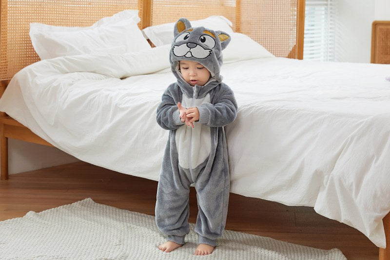 Pijama kigurumi pentru bebelusi tip salopeta din material moale si pufos CLD156-18