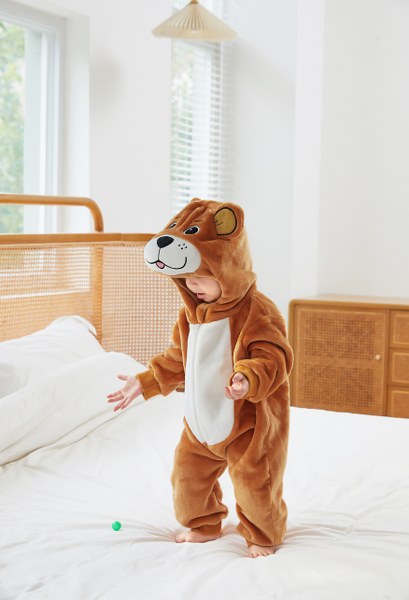 Pijama kigurumi pentru bebelusi tip salopeta din material moale si pufos CLD159-8