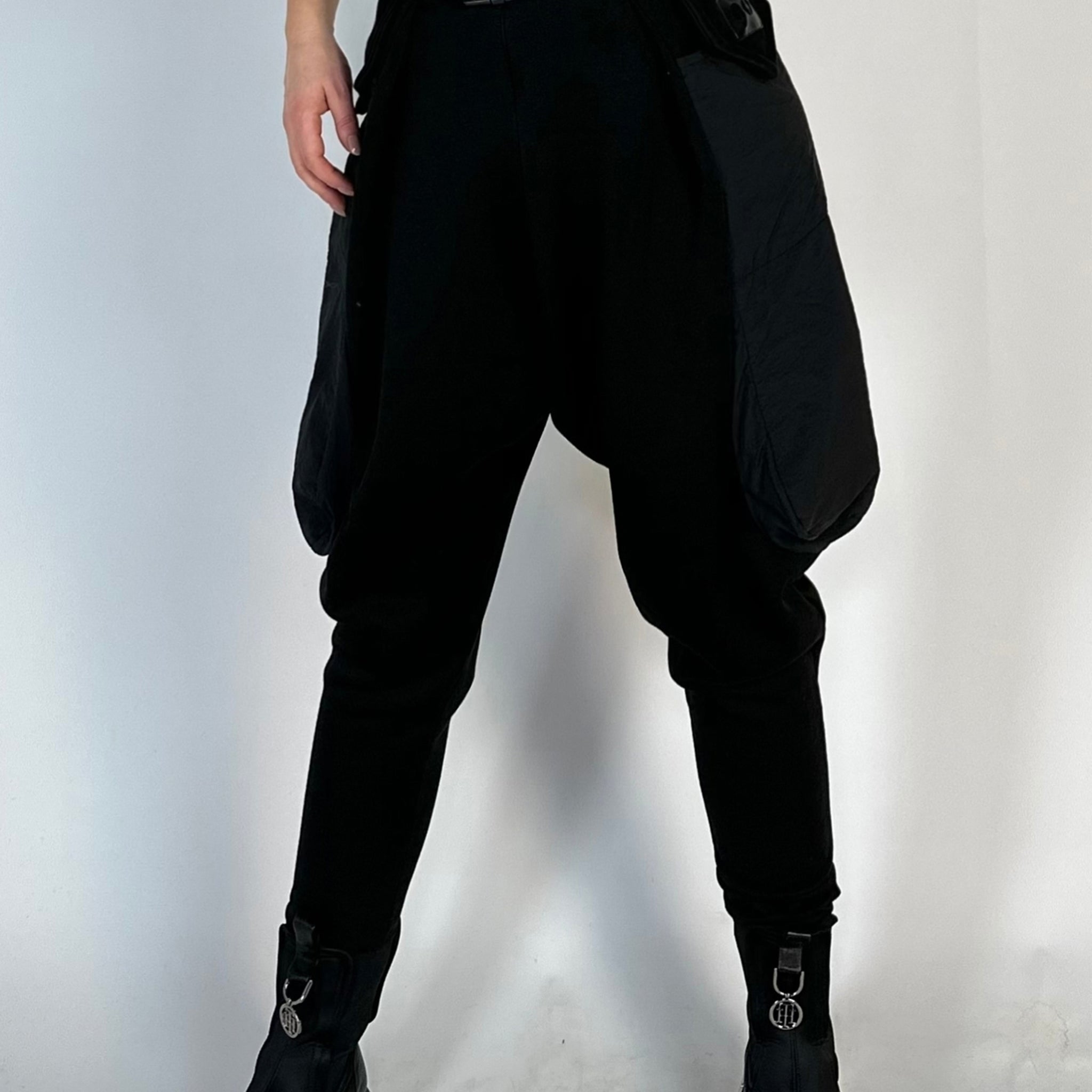 Pantaloni casual stil vagabond cu catarama in fata D833-1