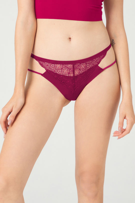 Chilot tanga din material elastic cu dantela si decupaje pe laterale GS1168-81