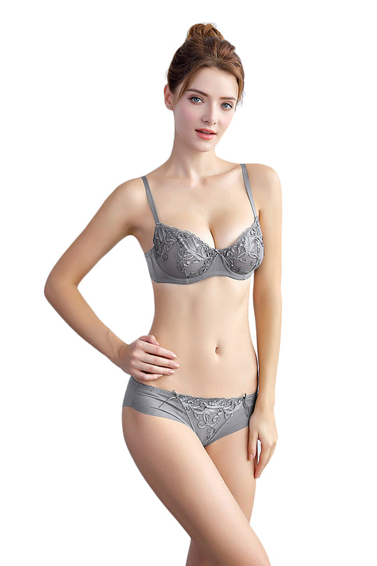 Set lenjerie deux pieces din sutien si chilot cu insertii din broderie K602-18