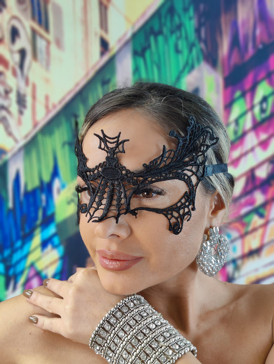 MSK83-1 Masca de carnaval din broderie  model liliac