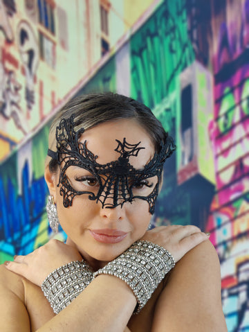 MSK83-1 Masca de carnaval din broderie  model liliac