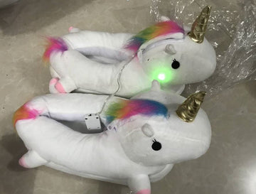 Papuci pufosi de casa in forma de unicorn cu leduri PC3A-2