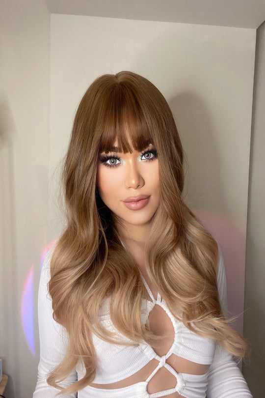 Peruca cu par lung in degrade cu breton si bucle usoare PER76-8899