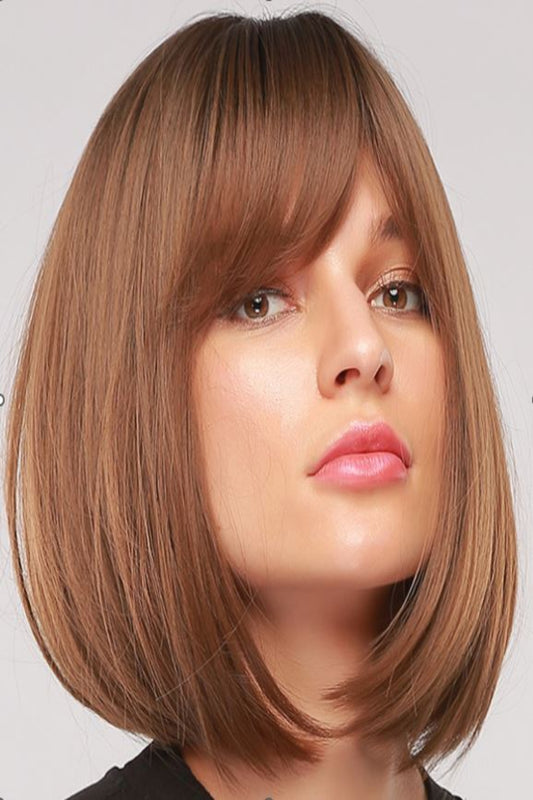 Peruca castaniu roscat model bob scurt cu breton pe o parte PER97-8