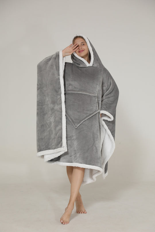 Poncho din material pufos cu gluga atasata PJM246-1822