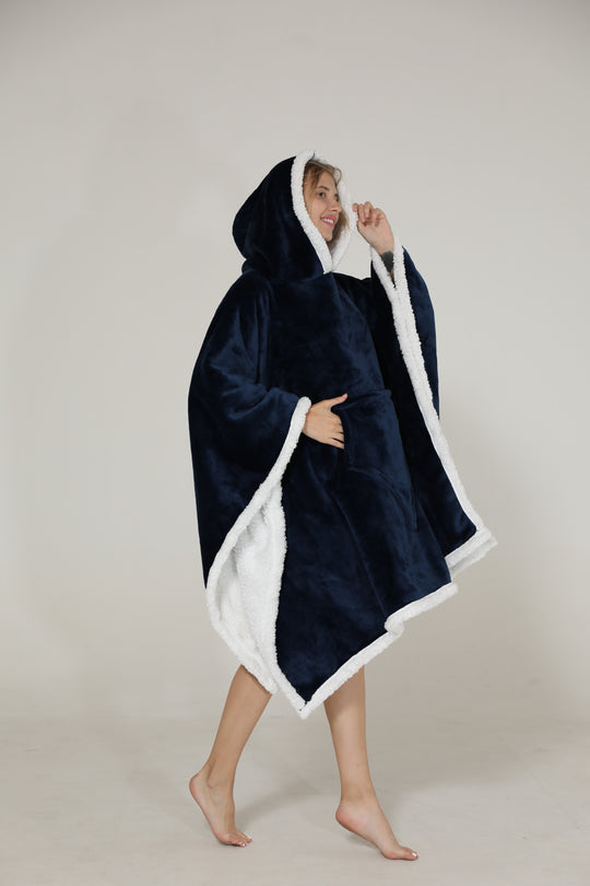 Poncho din material pufos cu gluga atasata PJM246-244