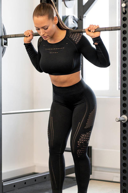 Q567A-1 Top scurt sport cu maneci lungi cu deget si perforatii