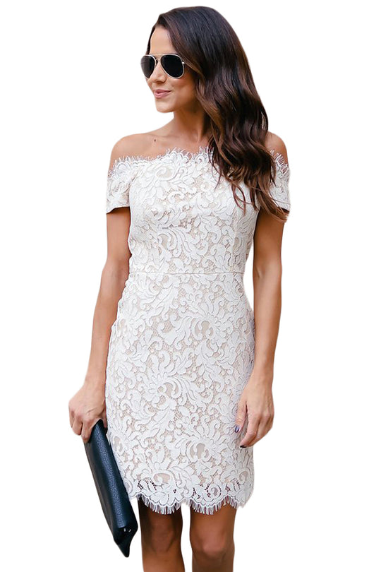 Rochie scurta, bodycon fit, din dantela alba cu umerii goi V617-2