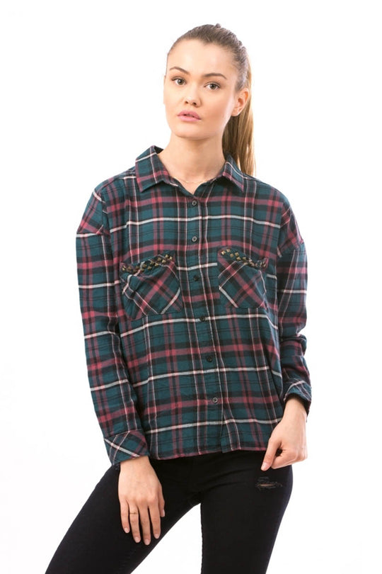 W617-12 Camasa in carouri  cu maneci lungi si accesorizata cu buzunare