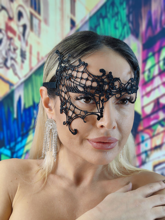 MSK34-1 Masca din broderie  pe un singur ochi