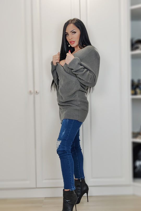 Bluza lunga tricotata cu decolteu adanc si aspect petrecut in fata BL865-61