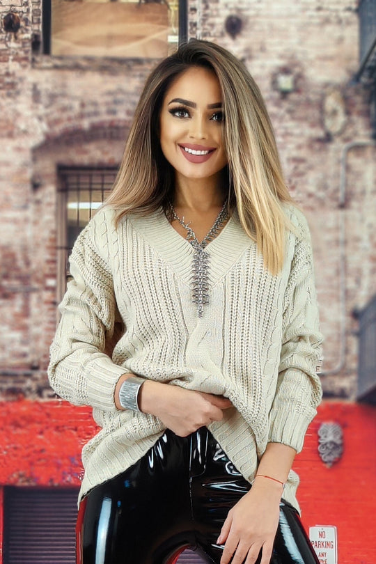 Pulover cu decolteu in V si model cu impletituri M643-14