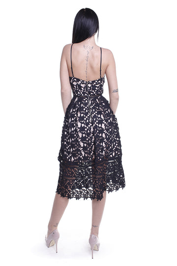 Rochie trei sferturi din broderie cu decolteu in V D546-1